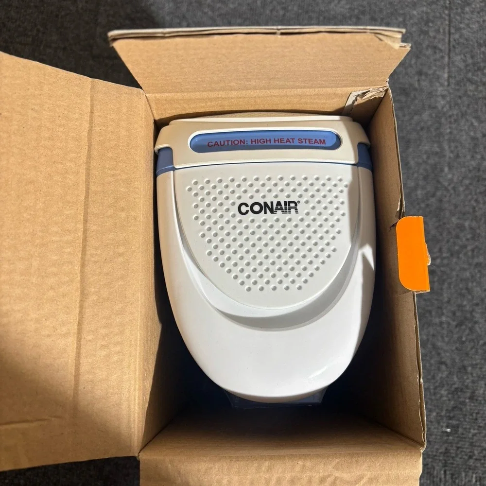 CONAIR Handheld Garment Steamer  ExtremeSteam 1200W Portable Handheld OPEN BOX